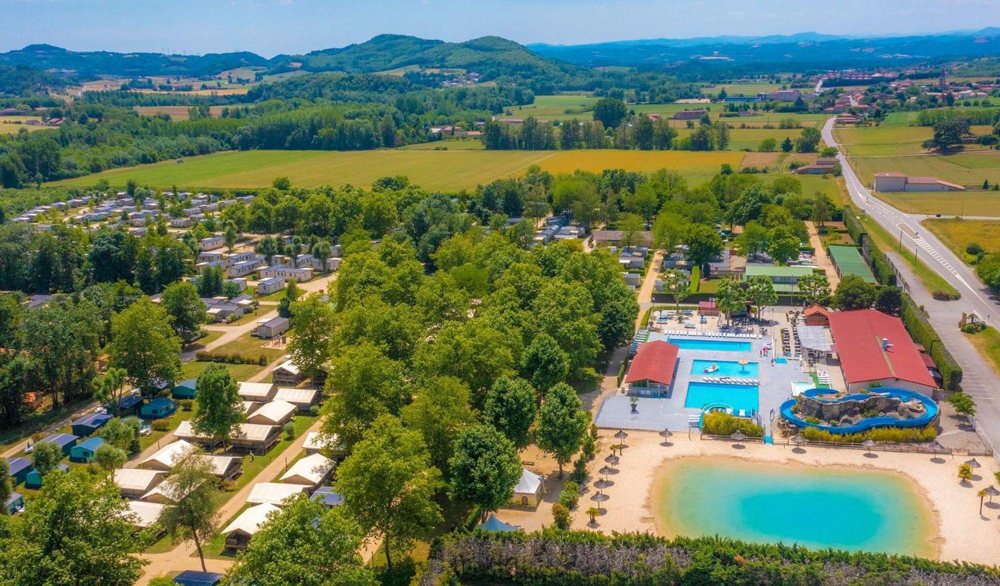 Camping Chateau De Galaure Chateauneuf-de-Galaure Exterior photo