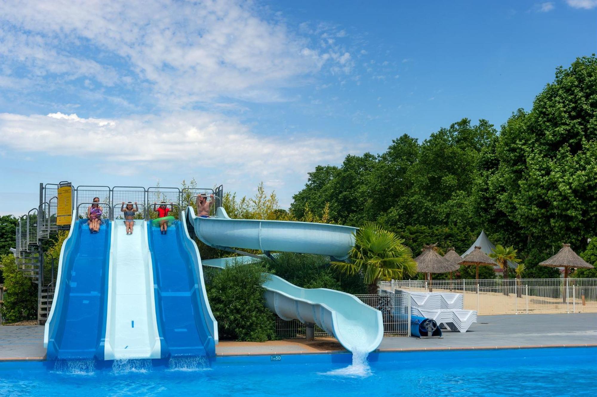Camping Chateau De Galaure Chateauneuf-de-Galaure Exterior photo
